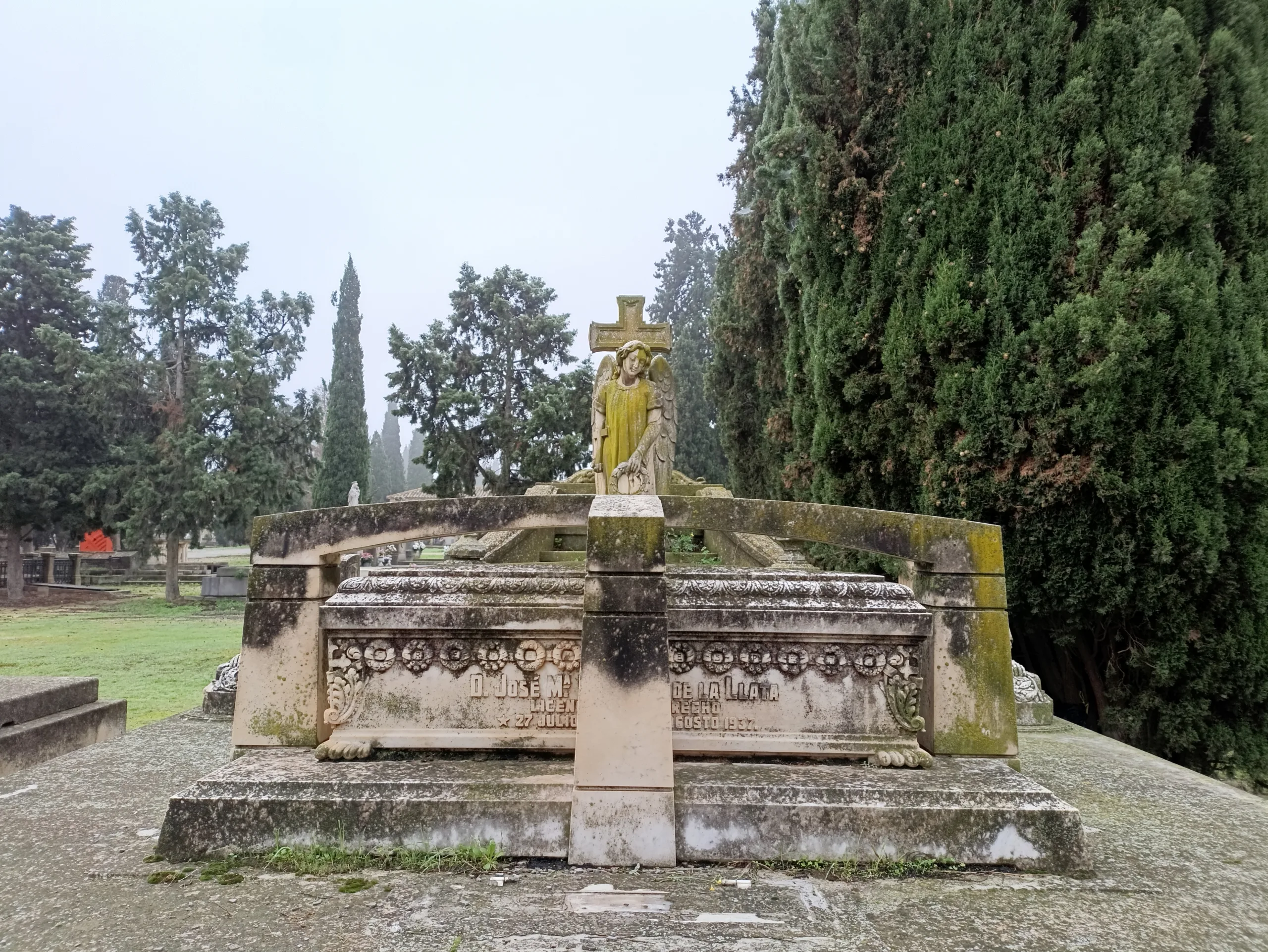 Ruta Arte Funerario Cementerio de Torrero