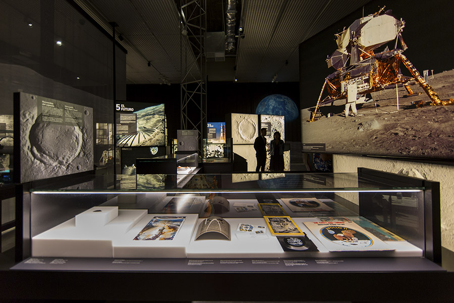 Exposición tintín Y La Luna En Caixaforum Zaragoza Zaragozala Qué Hacer En Zaragoza