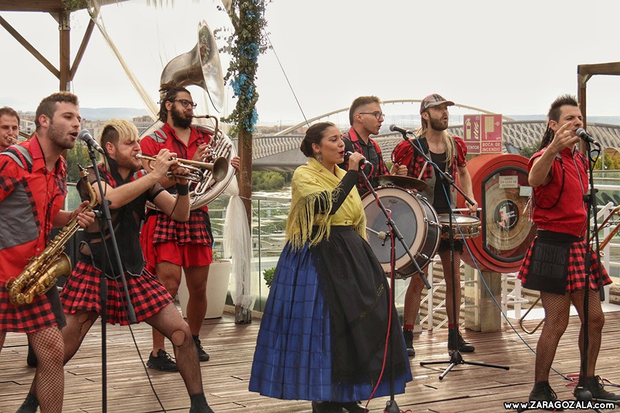  Interpeñas Zaragoza Presenta Su Himno Oficial Interpretado Por Los Artistas Del Gremio Zaragozala   Qué Hacer En Zaragoza