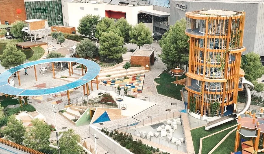 el Mirador Es La Nueva Zona Exterior De Puerto Venecia Con Un Tobogán De 16 Metros único En España Zaragozala Qué Hacer En Zaragoza