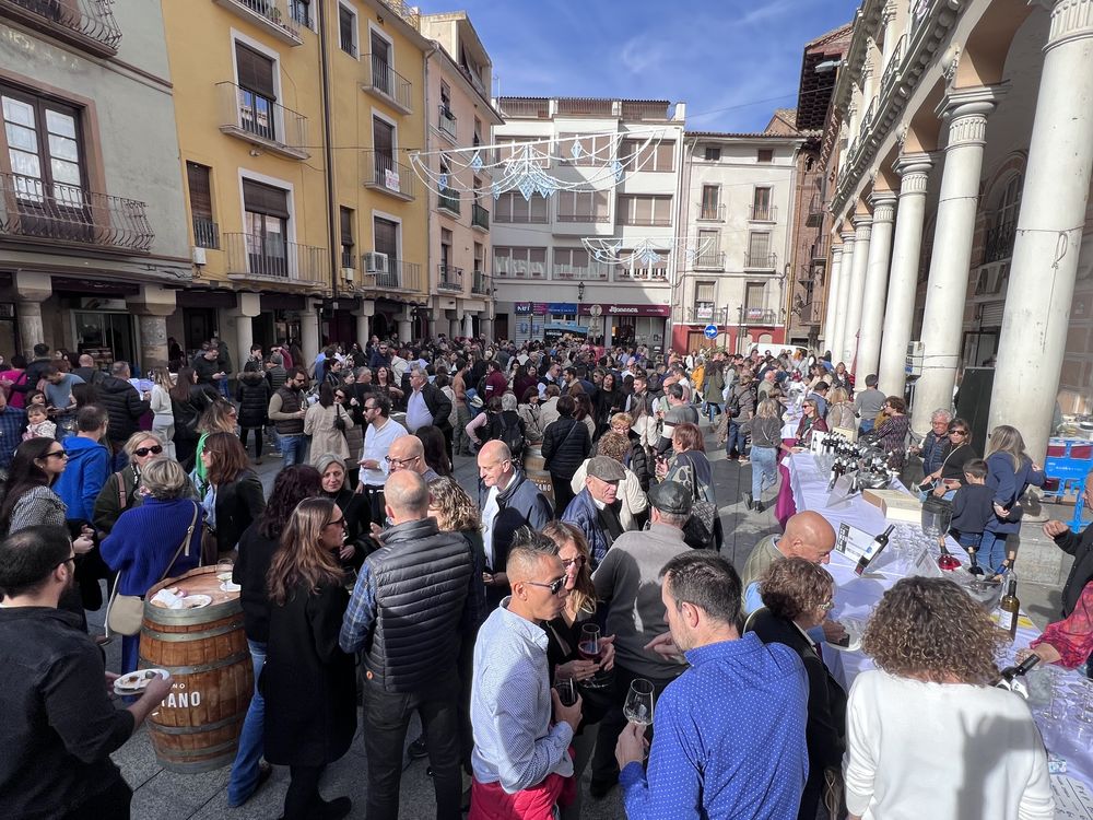 Barbastro Celebra El Día Mundial Del Enoturismo Con Récord De Asistentes Zaragozala Qué Hacer En Zaragoza