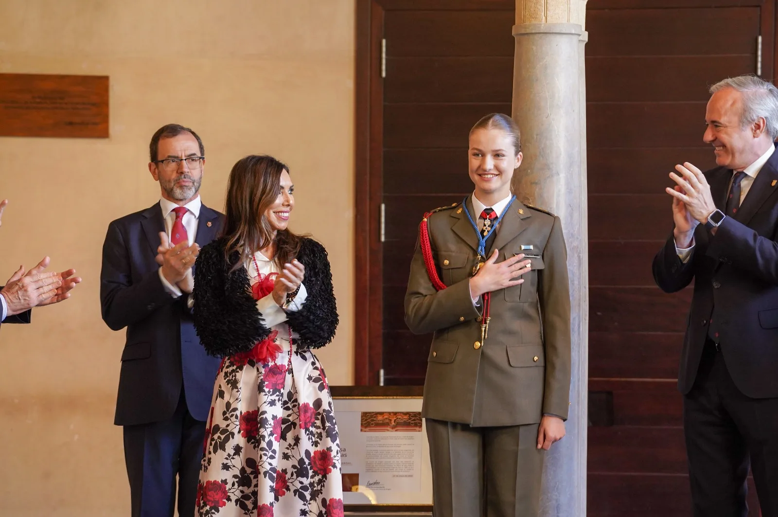 La Princesa De Asturias Recibe La Medalla De Las Cortes De Aragón Zaragozala Qué Hacer En Zaragoza