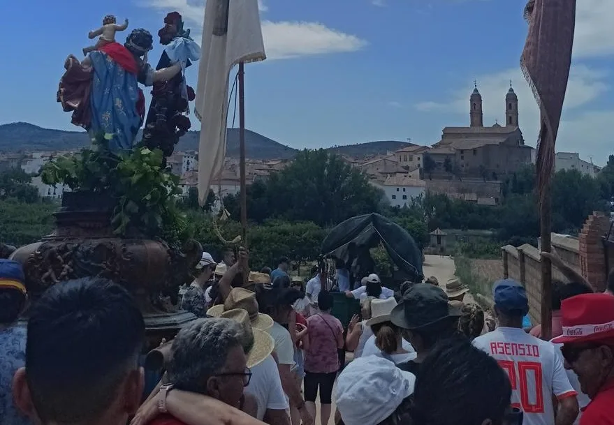 San Cristóbal Munébrega Munébrega Celebra El Ton De San Cristóbal Fiesta De Interés Turístico De Aragón Zaragozala Qué Hacer En Zaragoza