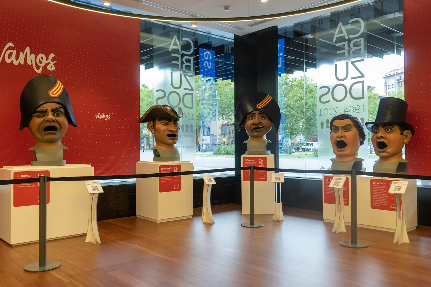 Exposición cabezudos Ibercaja