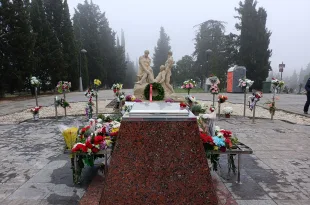 Homenaje a los difuntos en el Cementerio de Torrero