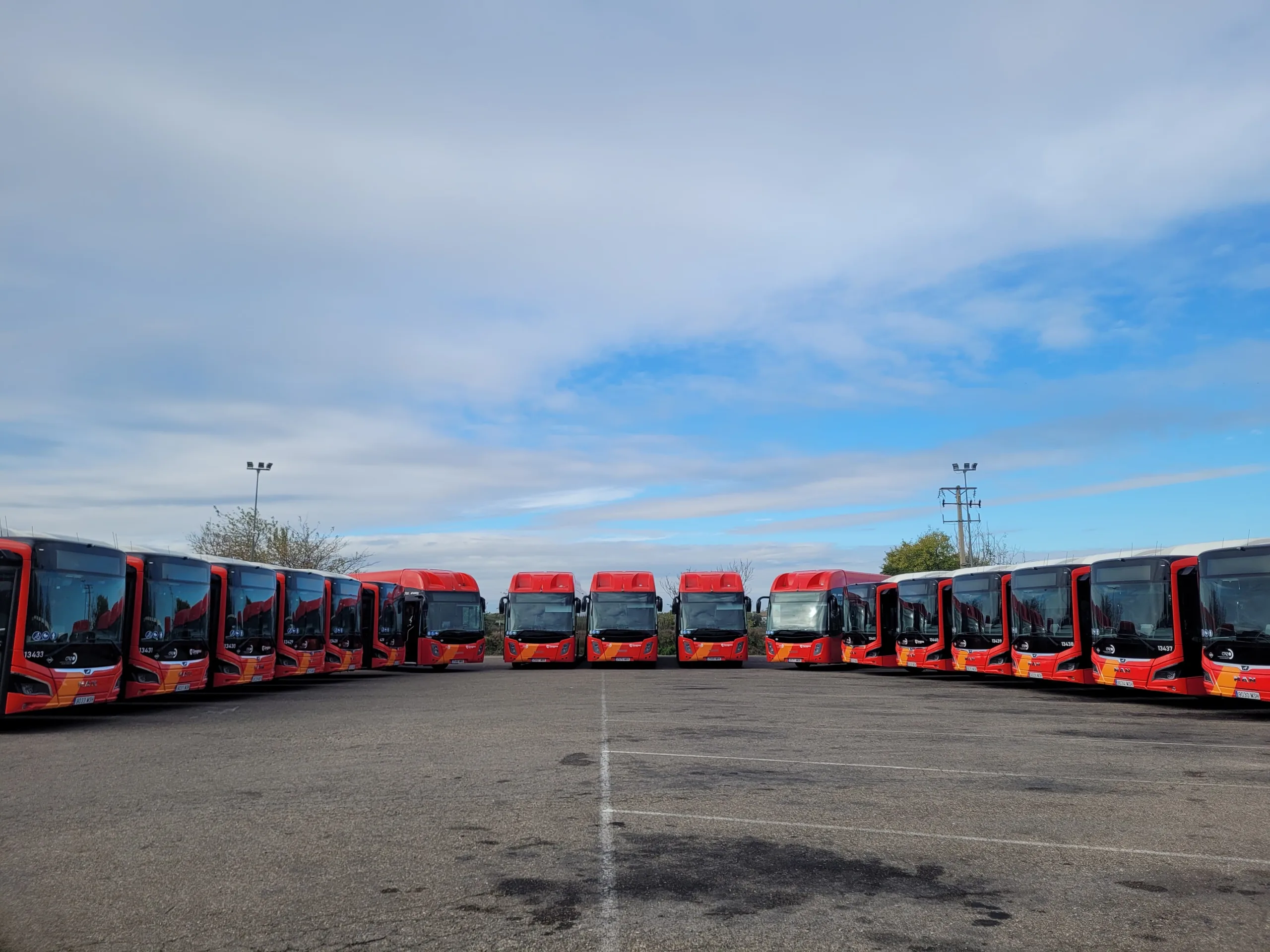 Bus Metropolitano Zaragoza El Ctaz Presenta Los Nuevos Servicios De Autobuses Metropolitanos En Zaragoza Zaragozala   Qué Hacer En Zaragoza