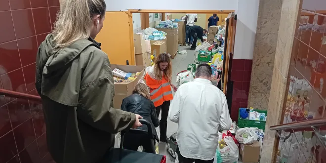 Punto de recogida en Zaragoza ayuda Valencia