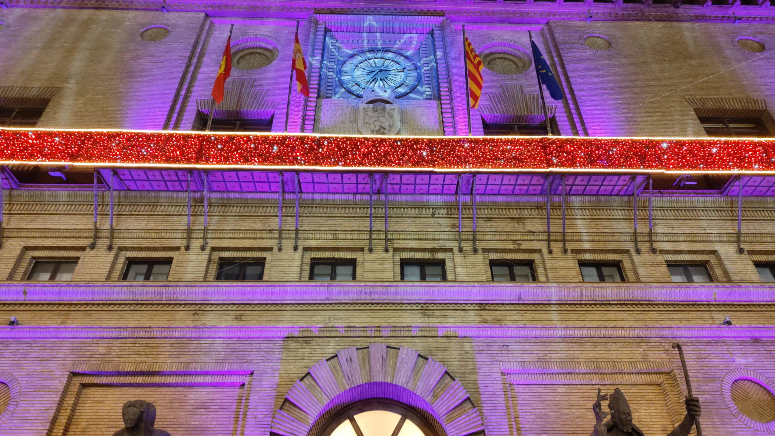 Cotillón En La Plaza Del Pilar De Zaragoza
