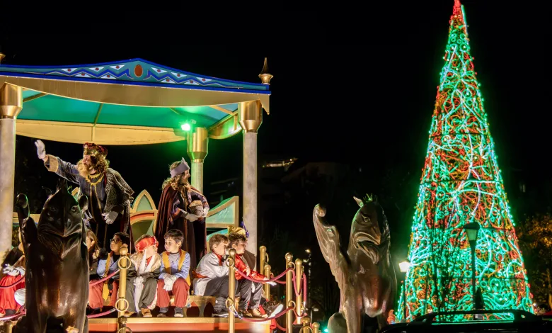 Cabalgata De Reyes De Zaragoza Oro Incienso Y Mirra En La Cabalgata Reyes Zaragoza 2025 Zaragozala Qué Hacer En Zaragoza