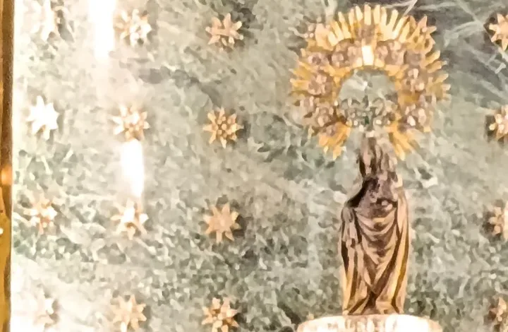 Virgen Del Pilar Sin Manto Los Días Que La Virgen Del Pilar No Lleva Manto Zaragozala Qué Hacer En Zaragoza