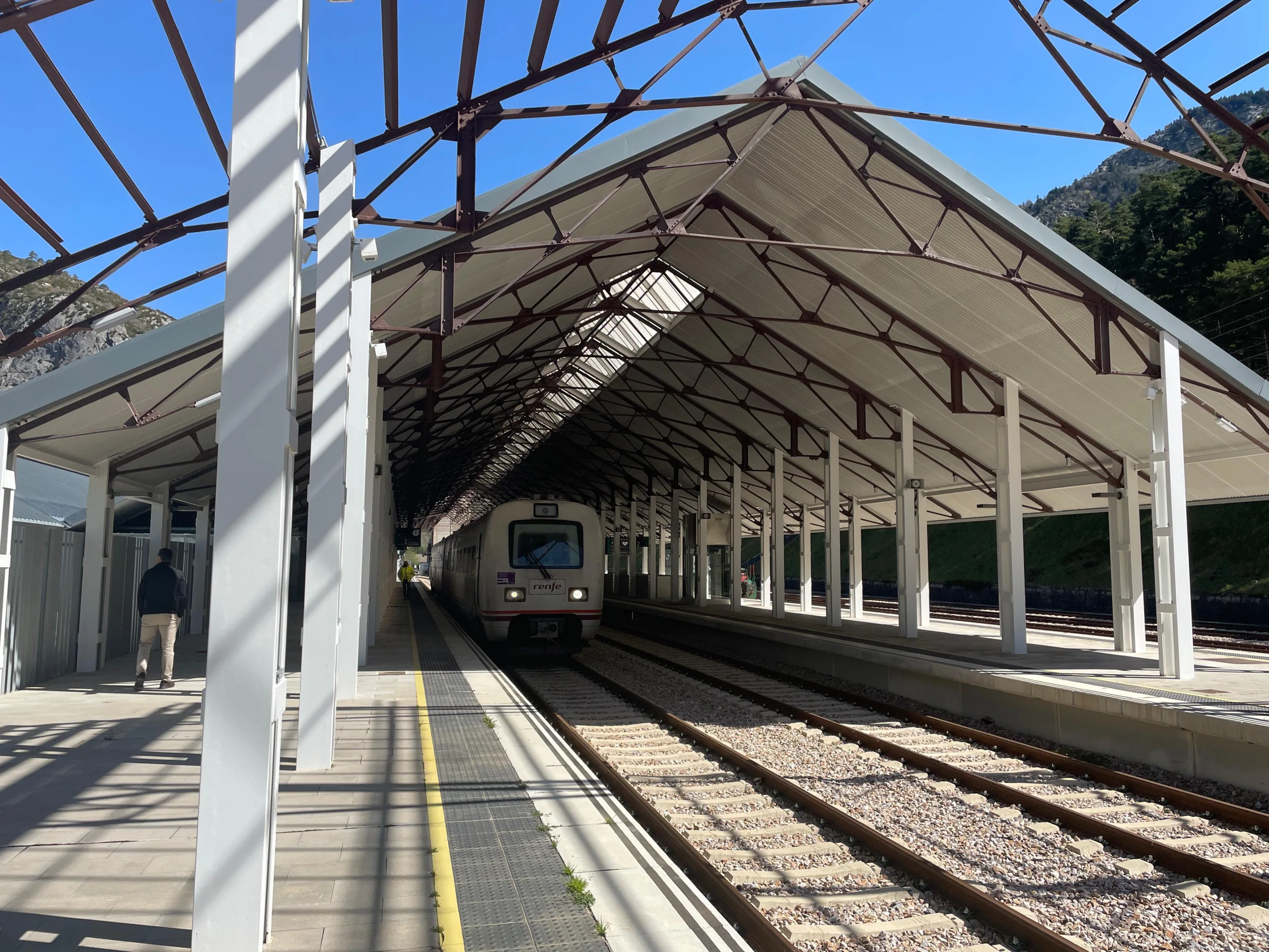 El Canfranero en la estación de tren de Canfranc