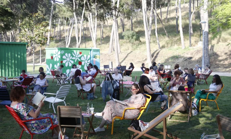 Así Se Vivió La Reading Party En Zaragoza Libros Charla Y Desconexión En El Parque Grande Zaragozala Qué Hacer En Zaragoza
