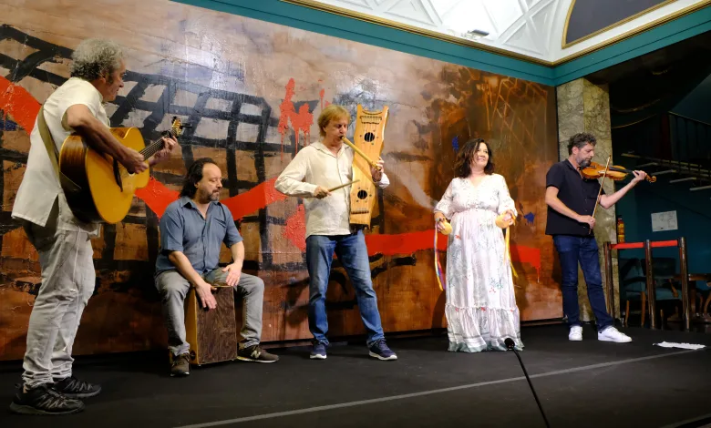 Biella Nuei Celebra 40 Años De Folk En El Teatro Principal Zaragozala Qué Hacer En Zaragoza