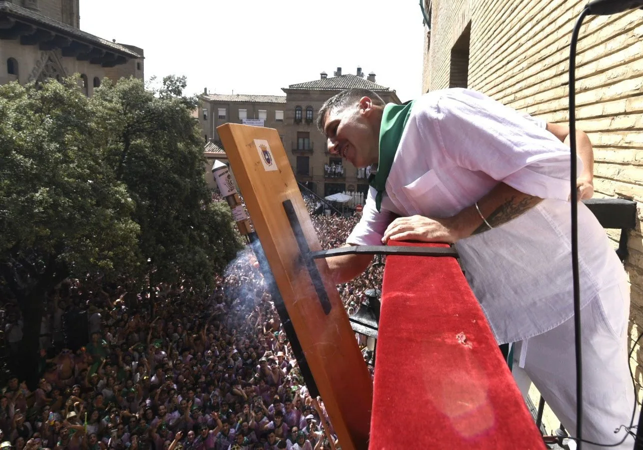 Andrés Campo Lanza El Cohete Anunciador De Las Fiestas San Lorenzo 2025