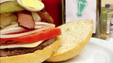 Burger Paco Zaragoza El Bar De Zaragoza Donde Las Hamburguesas Clásicas No Pasan De Moda Zaragozala   Qué Hacer En Zaragoza
