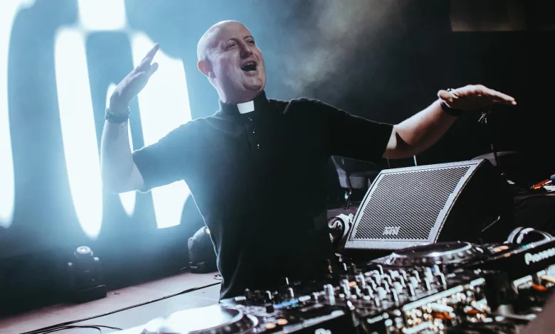 Concierto Del Padre Guilherme En La Plaza Del Pilar Zaragoza Zaragozala Qué Hacer En Zaragoza