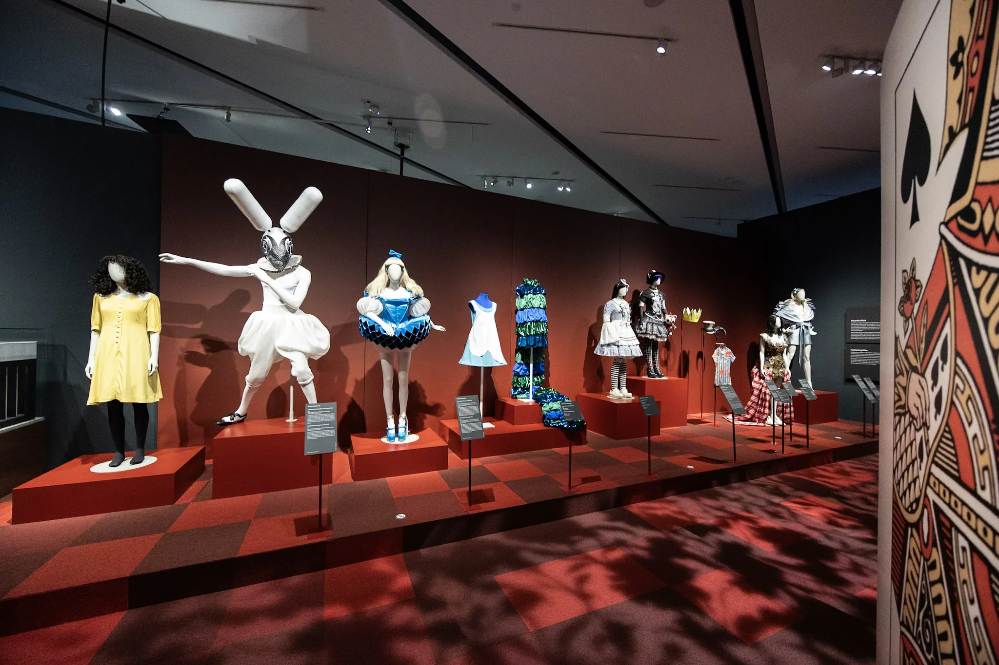 Los mundos de Alicia. Soñar el país de las maravillas en CaixaForum Zaragoza 