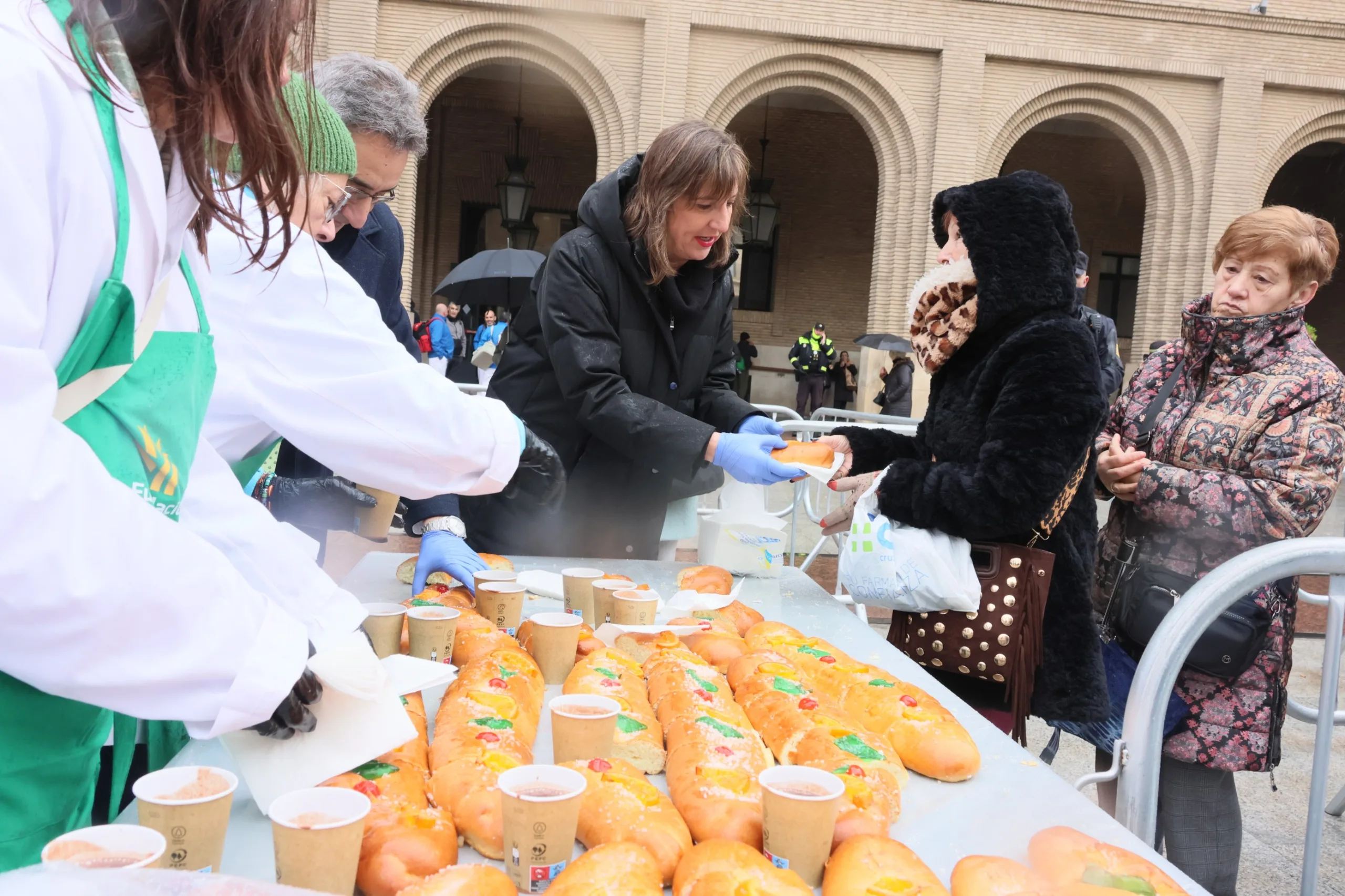  Los Zaragozanos Salen a La Calle Para Celebrar San Valero 2026 Zaragozala   Qué Hacer En Zaragoza