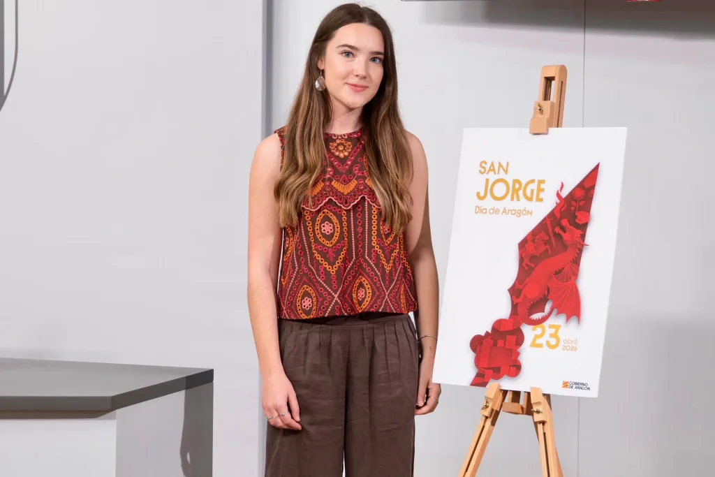 Marina Buil junto al cartel de San Jorge 2026.