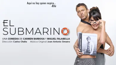 Poster for the comedy 'El Submarino' with a shirtless man embracing a smiling woman who holds a magazine; title and credits shown.