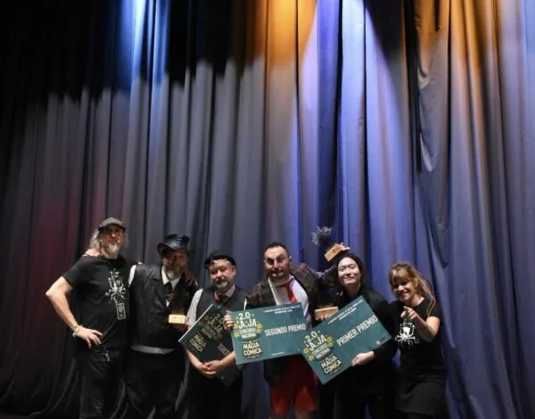 Seven People Stand on a Stage Smiling Holding Large Blue Award Plaques and Trophies After Winning a Prize Zaragoza Qué Hacer En Zaragoza Zaragozala Qué Hacer En Zaragoza
