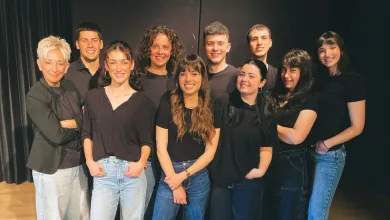 Group of People Posing for a Photo on a Stage with a Dark Backdrop Smiling and Wearing Black Tops and Jeans They Stand Close Together Some with Arms Around Each Other Zaragozala | Agenda Cultural Ocio Y Planes En Zaragoza Zaragozala   Qué Hacer En Zaragoza