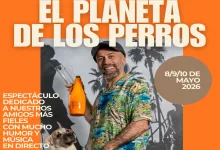 Poster for Teatro del Mercado de Zaragoza announcing 'El Planeta de los Perros' with three performer photos and a smiling man on a bike holding an orange bottle.