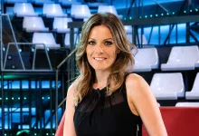 Professional Woman Smiling in a Modern Blue lit Studio with White Seating Behind Her Zaragozala | Agenda Cultural Ocio Y Planes En Zaragoza   Página 1404 Zaragozala   Qué Hacer En Zaragoza