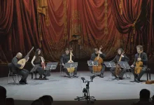 Ensemble of Six Musicians Playing String Instruments on a Stage with Red Velvet Curtains and Music Stands Zaragozala | Agenda Cultural Ocio Y Planes En Zaragoza   Página 1404 Zaragozala   Qué Hacer En Zaragoza