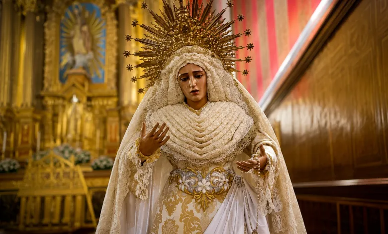 Statue of the Virgin Mary in an Ornate White Lace Gown and Gold Sunburst Crown Inside a Gilded Church Altar Zaragozala | Agenda Cultural Ocio Y Planes En Zaragoza Página 1355 Zaragozala Qué Hacer En Zaragoza