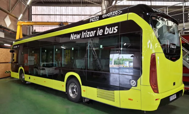 Yellow and Black Bus Inside a Maintenance Workshop with a Yellow Crane Above Reads new Irizar Je Bus on the Side Panel Bus Eléctrico Zaragoza Por Qué Hay Uno Amarillo Zaragozala Qué Hacer En Zaragoza