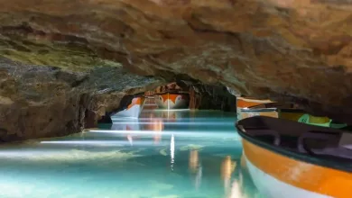 Cave with Turquoise Water and Several Colorful Boats Docked Along a Narrow Cavern Wall Zaragozala | Agenda Cultural Ocio Y Planes En Zaragoza Zaragozala   Qué Hacer En Zaragoza