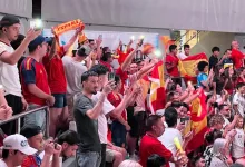 Crowd of Soccer Fans in Red and Yellow Waving Spain Flags and Taking Photos at a Stadium Zaragozala | Agenda Cultural Ocio Y Planes En Zaragoza Zaragozala Qué Hacer En Zaragoza