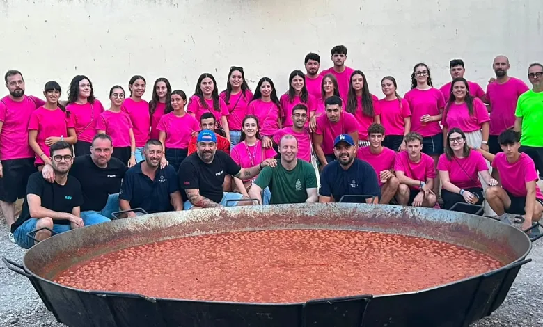 Fabara Cocina Cerca De 8000 Albóndigas Por Sant Roc Zaragozala   Qué Hacer En Zaragoza