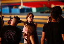 Group of Young People on a Film Set Woman with Glasses Speaks While Others Handle Camera Gear in the Background Zaragozala | Agenda Cultural Ocio Y Planes En Zaragoza Zaragozala Qué Hacer En Zaragoza