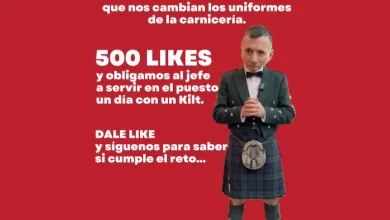 Meme Con Fondo Rojo Hombre Con Atuendo Escocés kilt De Pie Manos Juntas Rodeado De Texto En Español Sobre Conseguir 500 Likes Y Un Reto Para El Jefe Zaragozala | Agenda Cultural Ocio Y Planes En Zaragoza Zaragozala   Qué Hacer En Zaragoza