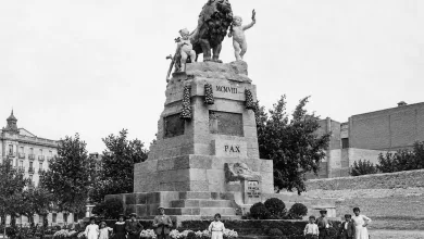 Monumento Exposicion Hispano Francesa Zaragoza